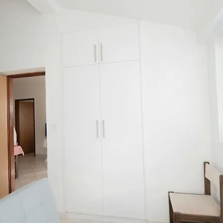 Jugo B3 شقة